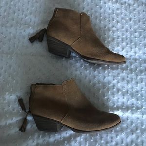 Suede booties in great condition